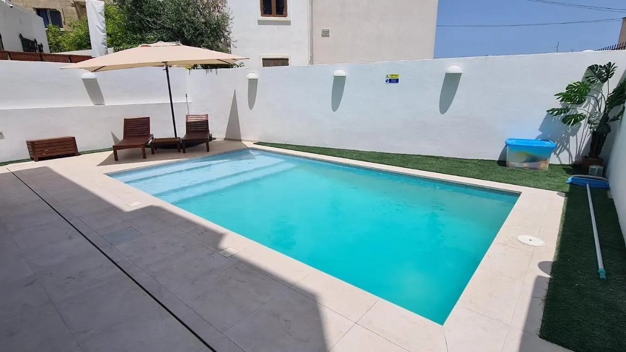 The Poolside Bliss Villa San Gwann